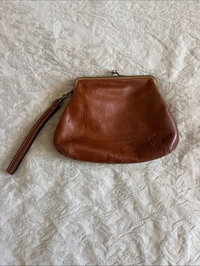 Patricia Nash Cognac Leather Kiss-Lock Wristlet Clutch